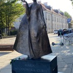 Marie Curie statue