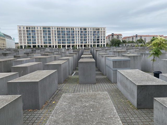 Memorial to War Dead